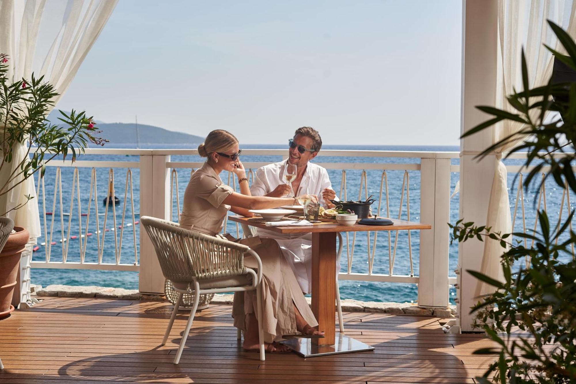 The Chedi Lustica Bay Hotel Tivat Bagian luar foto