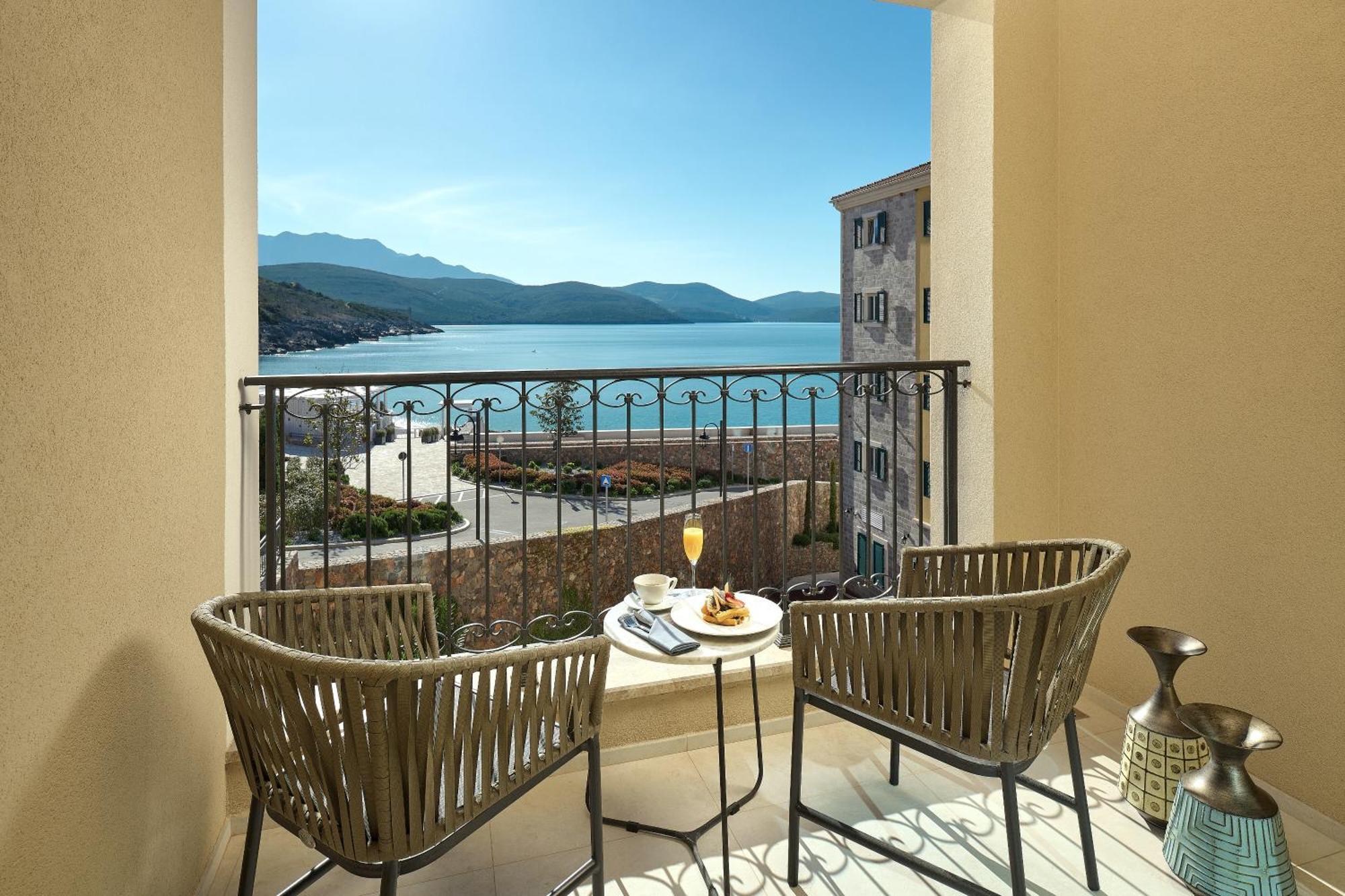 The Chedi Lustica Bay Hotel Tivat Bagian luar foto