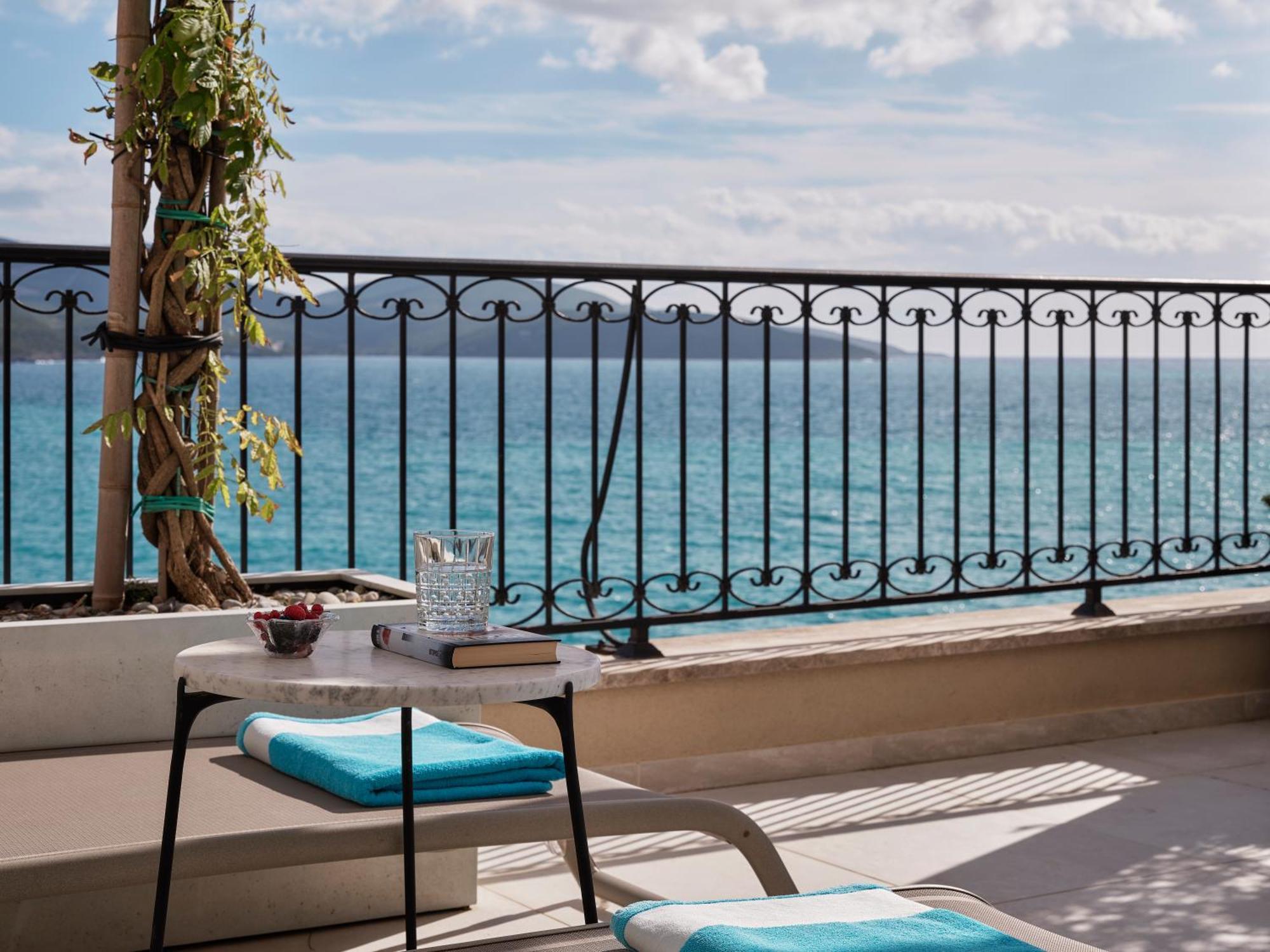 The Chedi Lustica Bay Hotel Tivat Bagian luar foto